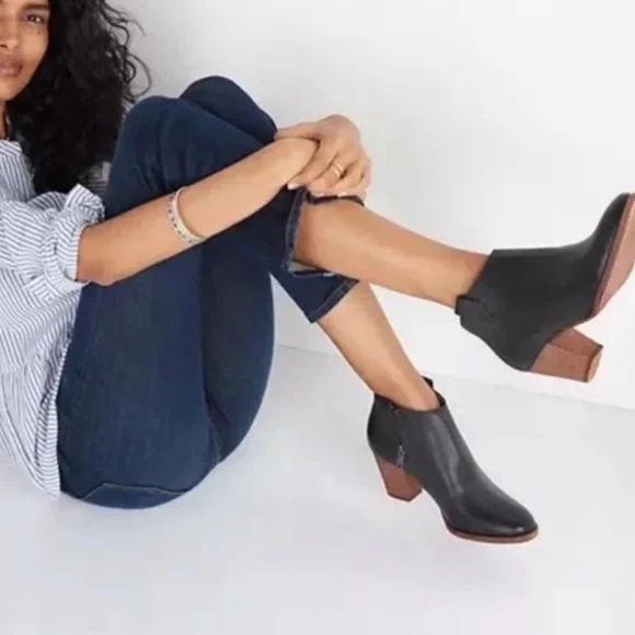 Madewell The Billie Boot in Leather - True Black - Picture 8 of 11